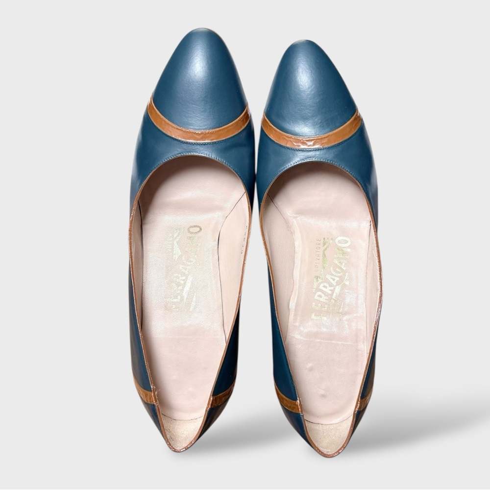 Ferragamo Women’s Teal Green Brown Trim Gold Sole Classic Heels Sz 7.5D - Picture 8 of 14